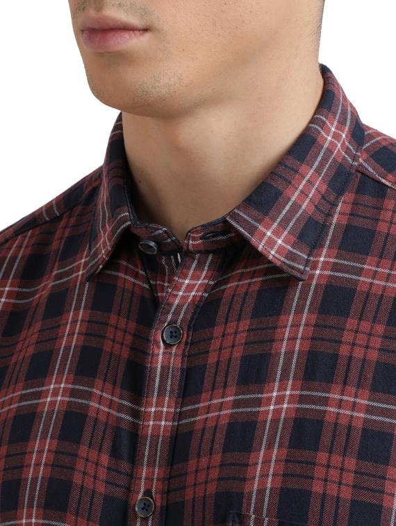 red checkered casual shirt - 17767515 - Zoom Image - 4