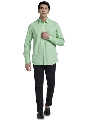 green solid casual shirt - 17768076 - Standard Image - 4