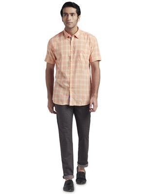 peach checkered casual shirt - 17768156 - Standard Image - 4