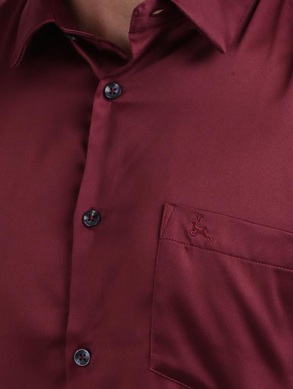 maroon solid casual shirt - 17768277 - Zoom Image - 5
