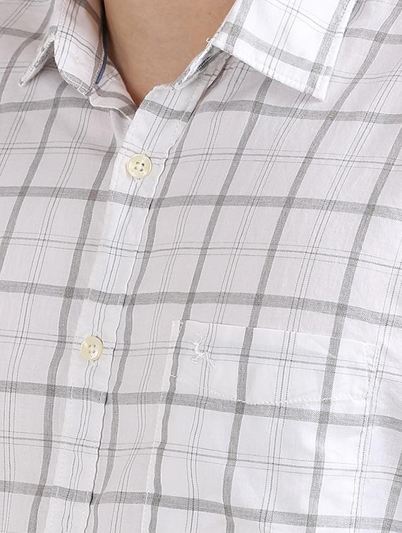 white checkered casual shirt - 17768391 - Zoom Image - 5