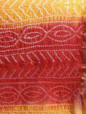 bandhani printed saree with blouse - 17771799 - Standard Image - 4