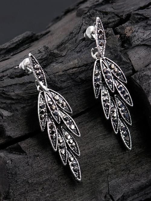 black metal drop earring - 17772473 - Very Small Image - 1