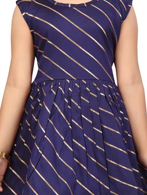 navy blue striped suit set - 17772657 - Standard Image - 4
