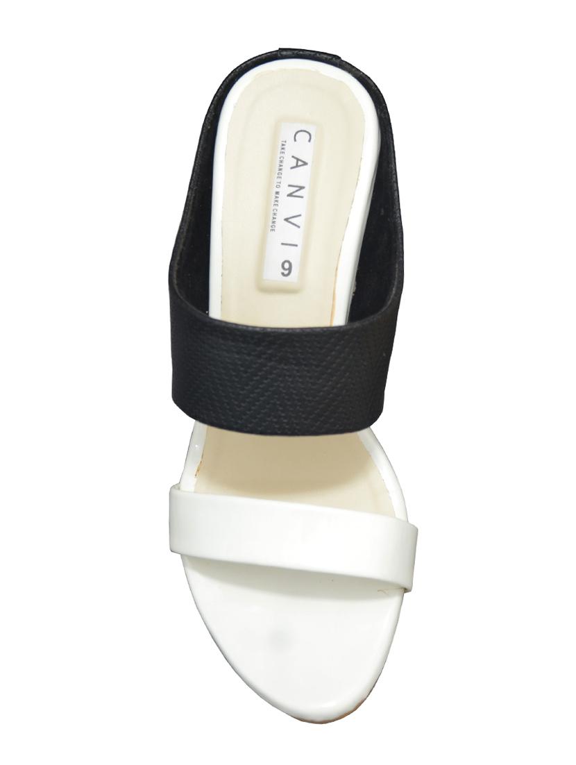 white patent leather one toe sandals - 17774462 - Zoom Image - 4