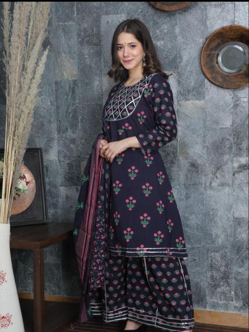 kurti - 17775211 - Standard Image - 1