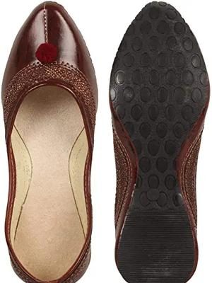 leather juti - 17790559 - Standard Image - 2