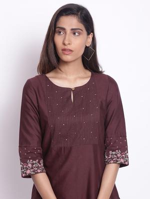 solid straight kurta - 17791139 - Standard Image - 4