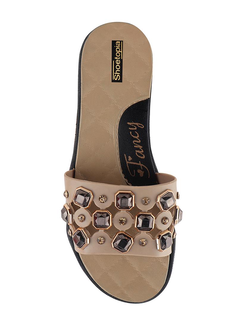 beige slip on flip flop - 17796801 - Zoom Image - 4