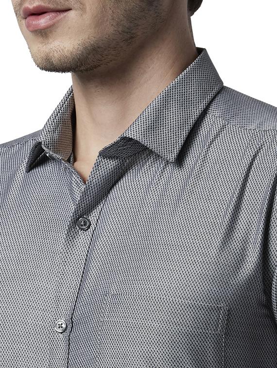 grey solid formal shirt - 17802059 - Zoom Image - 5