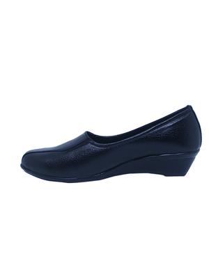 banuchi wedges bellies - 17807014 - Standard Image - 3