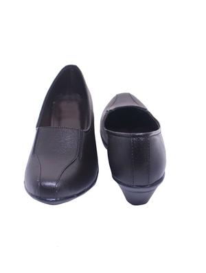 banuchi wedges bellies - 17807015 - Standard Image - 4