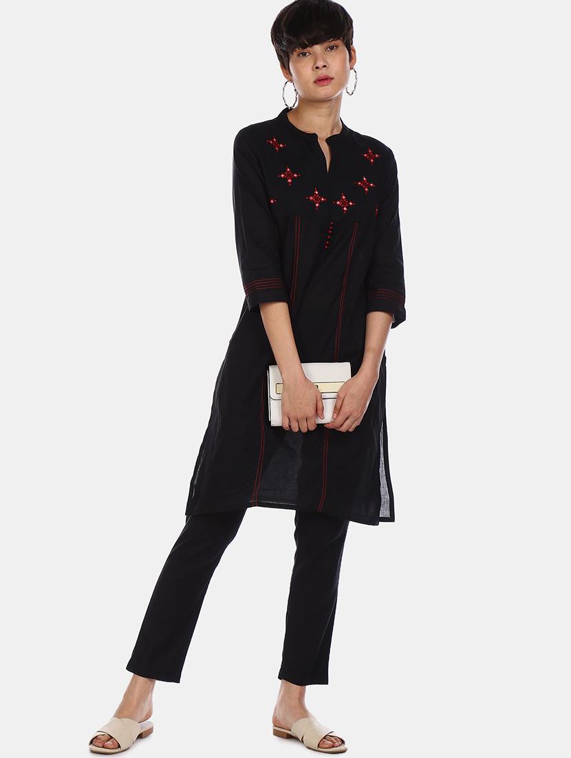 embroidered straight kurta - 17818644 - Zoom Image - 3