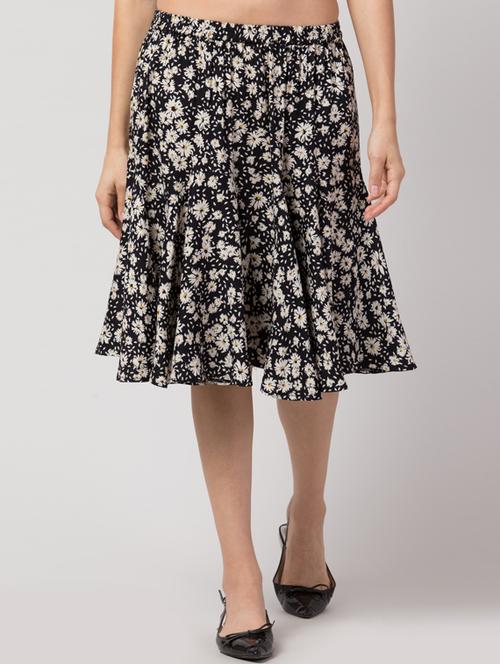 mid rise floral flared skirt - 17818987 - Standard Image - 1