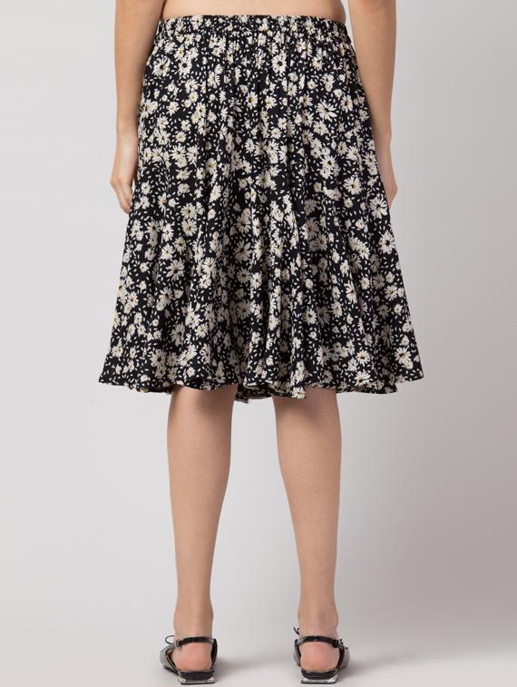 mid rise floral flared skirt - 17818987 - Zoom Image - 3