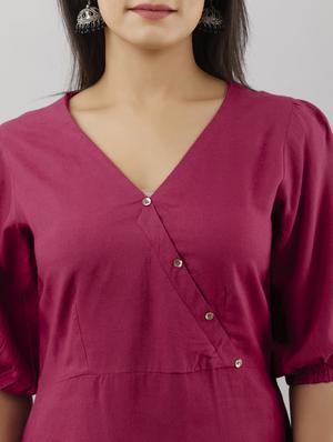overlap neck solid top - 17819715 - Standard Image - 5