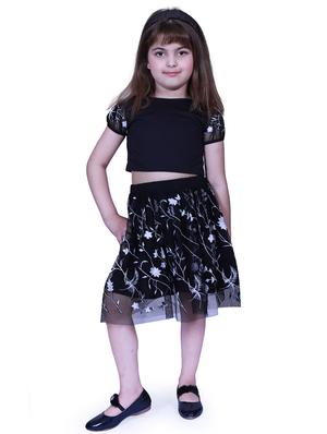 black net frock - 17819942 - Standard Image - 4