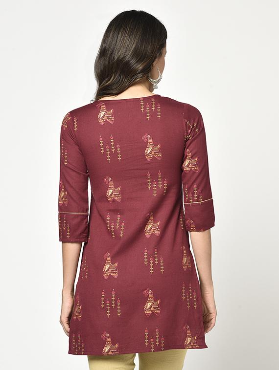 maroon printed straight kurti - 17823371 - Zoom Image - 3