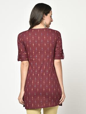 maroon printed straight kurti - 17823372 - Standard Image - 3