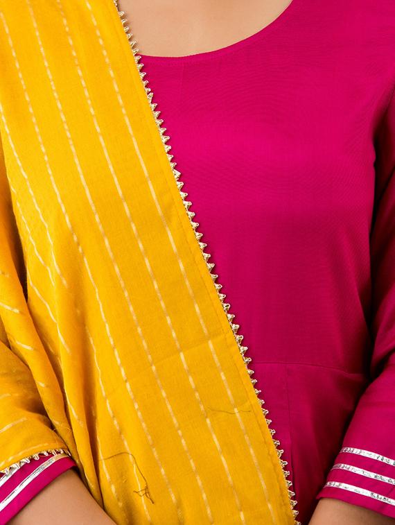 solid flared kurta - 17838122 - Zoom Image - 5