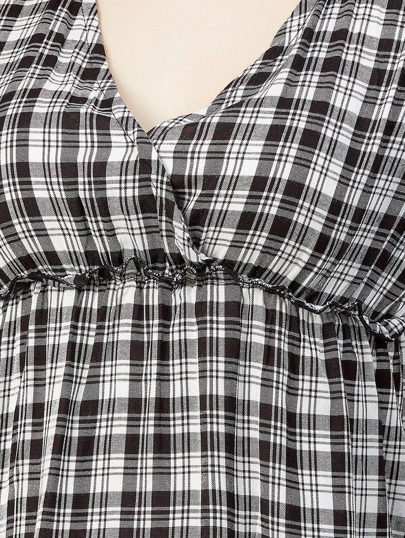 gather detail checkered peplum top - 17839158 - Zoom Image - 5