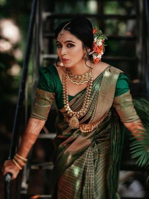 dark green color pure banarasi silk - 17839334 - Standard Image - 2
