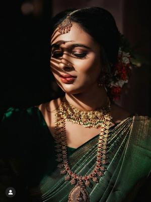 dark green color pure banarasi silk - 17839334 - Standard Image - 3