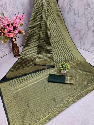 dark green color pure banarasi silk - 17839334 - Standard Image - 4