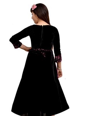 roshni garments design for cute girls - 17839455 - Standard Image - 2