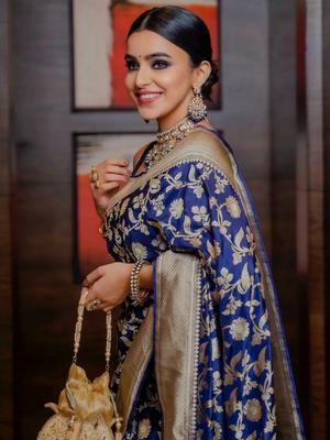 blue color kanjeevaram silk saree for - 17839493 - Standard Image - 3