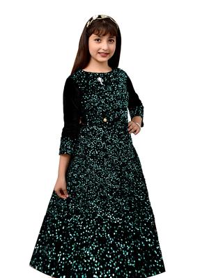 roshni farments design for cute girls - 17839502 - Standard Image - 4