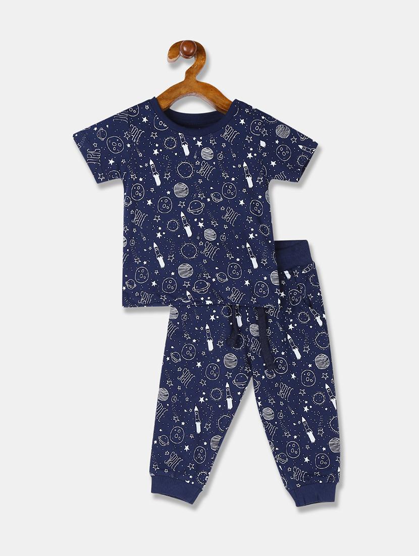 graphic printed t-shirt with pajama set - 17841988 - Zoom Image - 1