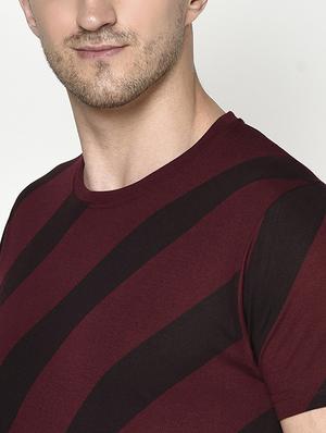 maroon printed t-shirt - 17847346 - Standard Image - 5