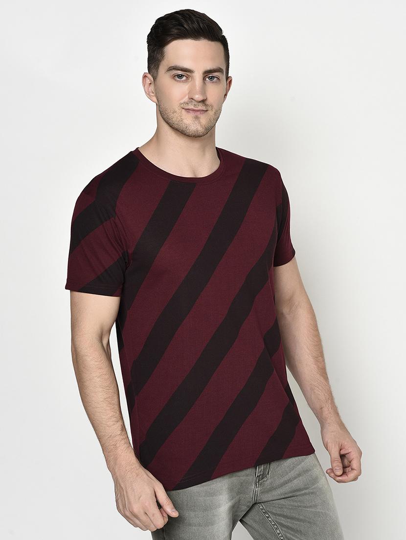 maroon printed t-shirt - 17847346 - Zoom Image - 2