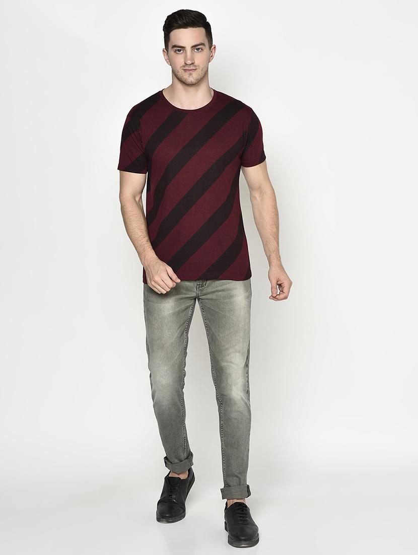 maroon printed t-shirt - 17847346 - Zoom Image - 4