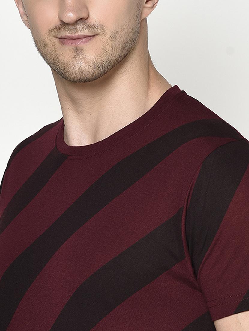 maroon printed t-shirt - 17847346 - Zoom Image - 5