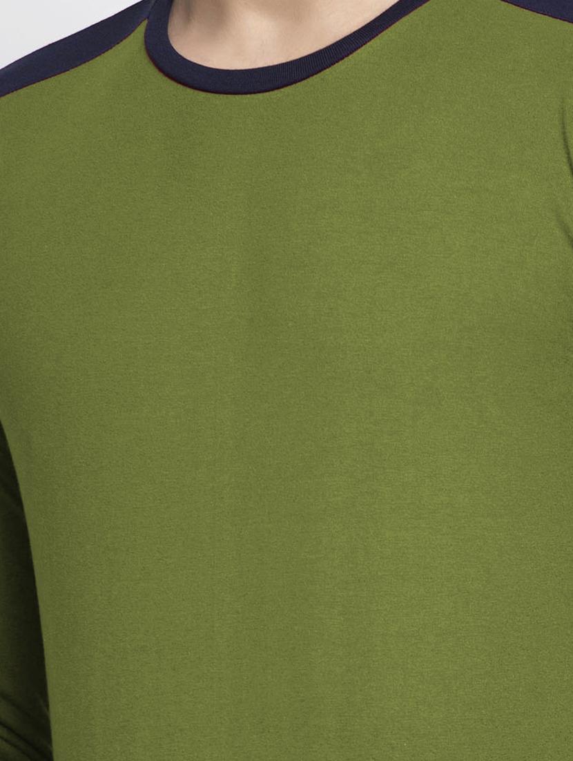 olive green solid cut & sew t-shirt - 17853277 - Zoom Image - 5