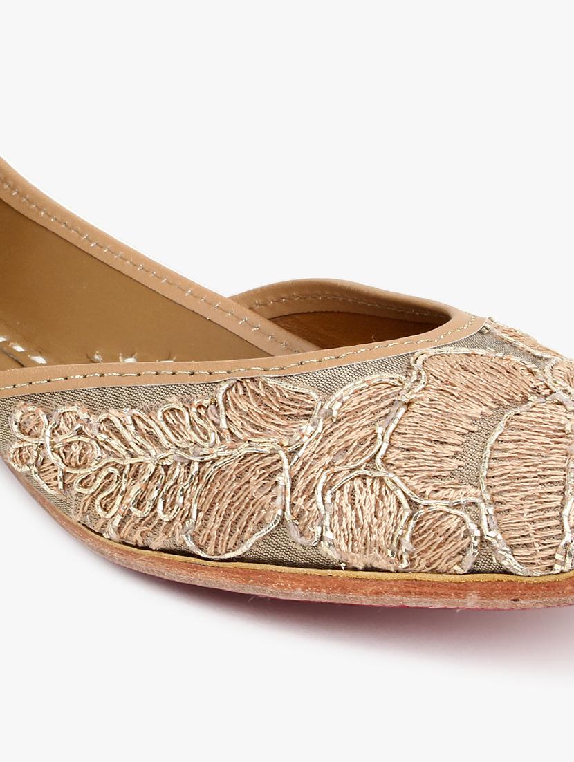 beige slip on jutis - 17857758 - Zoom Image - 6