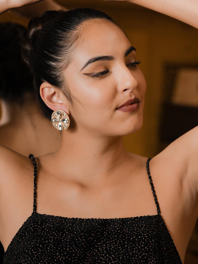 gold metal drop earring - 17862786 - Zoom Image - 5