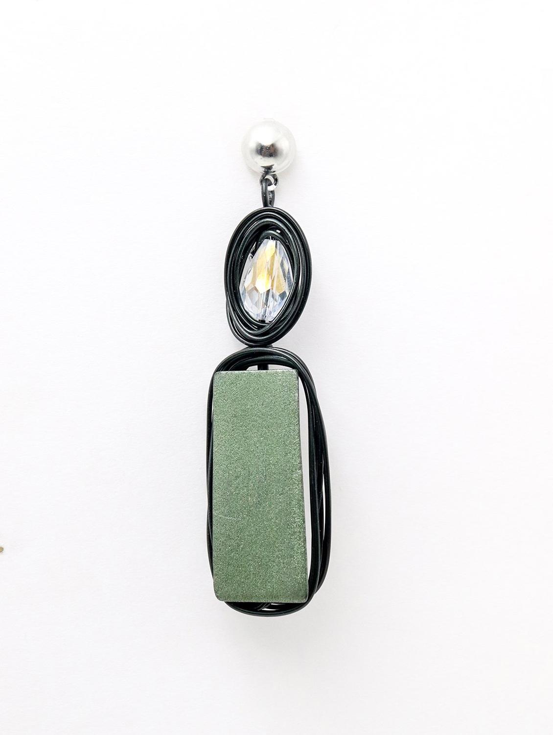 black metal drop earring - 17862823 - Zoom Image - 2