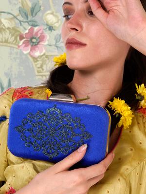 blue polyester regular clutch - 17863536 - Standard Image - 4