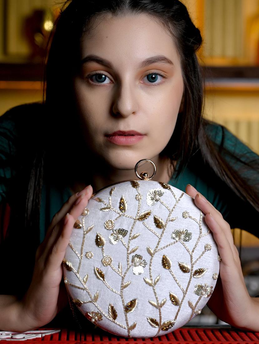 white polyester regular clutch - 17863601 - Zoom Image - 4