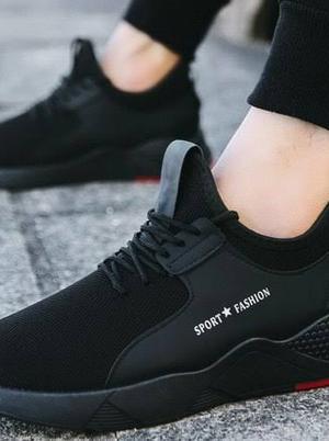 black na sports shoes - 17864136 - Standard Image - 2