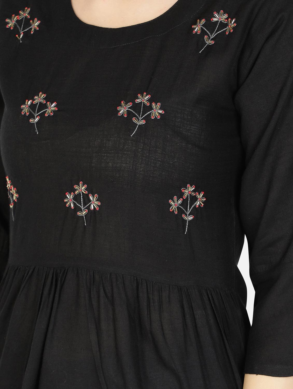 embroidered a-line kurta - 17894320 - Zoom Image - 4