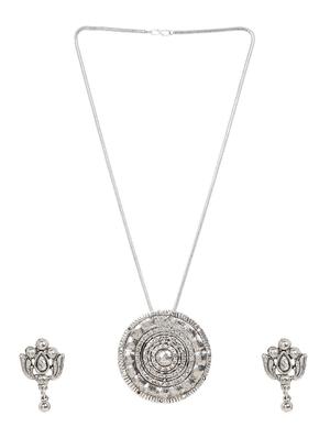 antique pendant chain necklace earrings set for women - 17898475 - Standard Image - 4