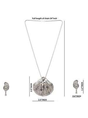 antique pendant chain necklace earrings set for women - 17898477 - Standard Image - 5