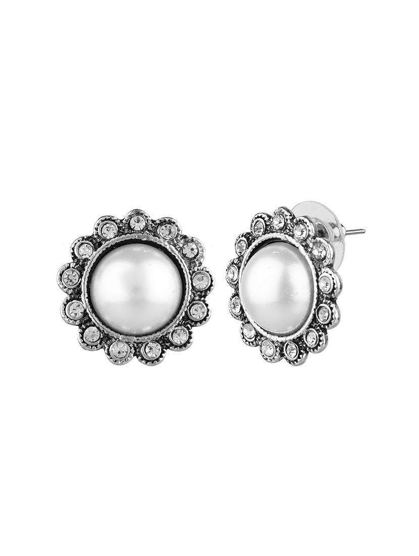 white metal studs earring - 17898626 - Zoom Image - 3