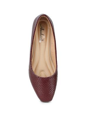 red leatherette slip on pumps - 17905992 - Standard Image - 4