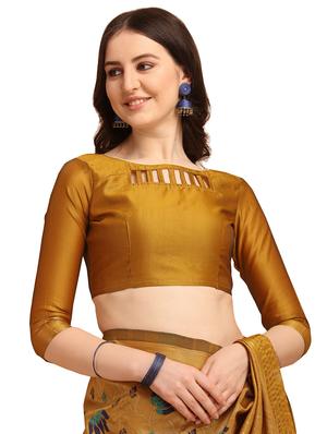 floral banarasi saree with blouse - 17908159 - Standard Image - 3