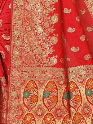 paisley kanjivaram saree with blouse - 17915021 - Standard Image - 4